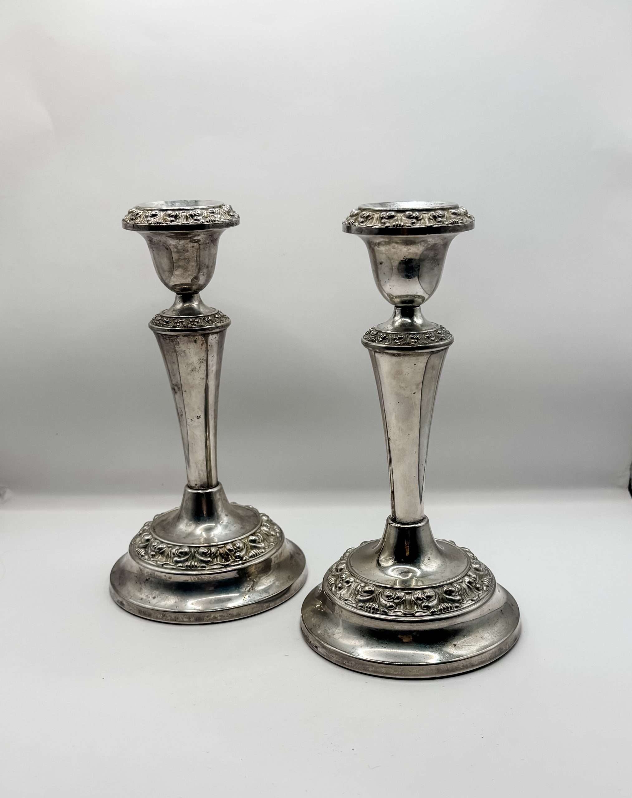 Antique Silver Plated Scroll Design Candlesticks – Elegant 190mm Pair - Image 2