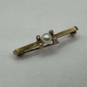 9ct Yellow Gold Pearl and Diamond Brooch