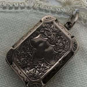 9ct Rose Gold Engraved Locket
