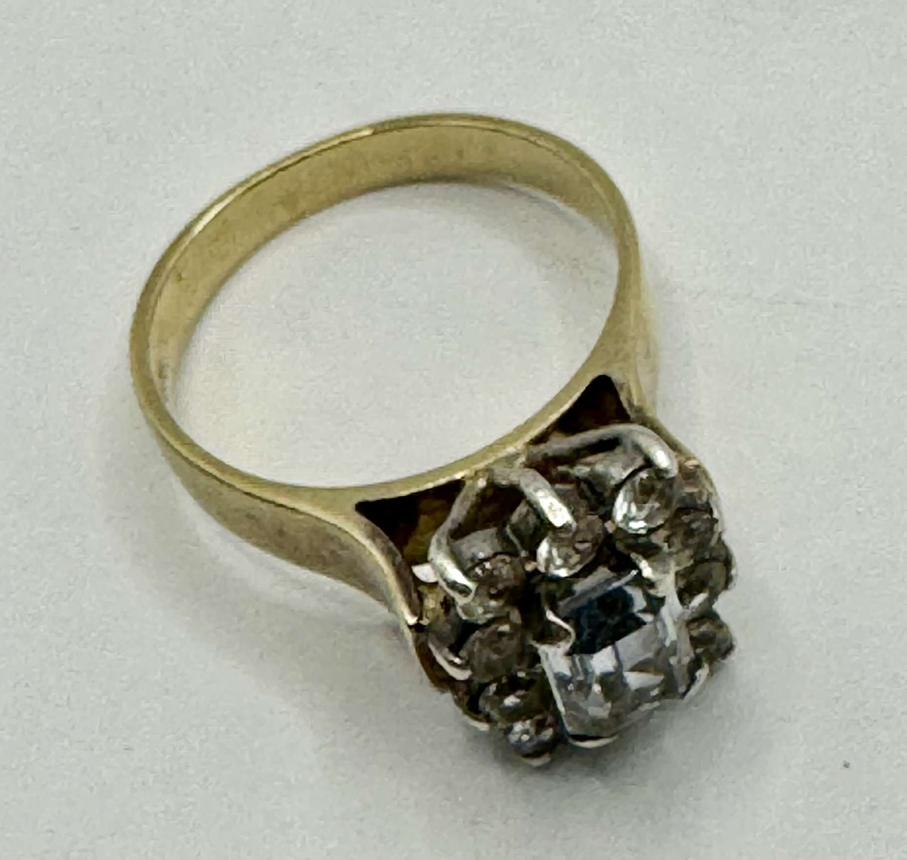 9ct Gold Synthetic Spinel and CZ Ring -Pale Blue Emerald Cut| Size O - Image 2