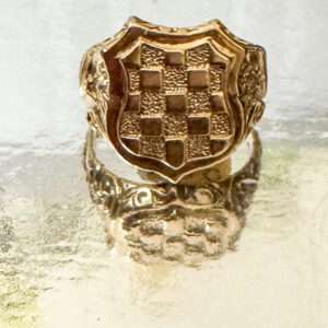 9ct Menโs Checkerboard Signet Ring
