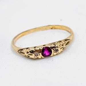 9ct Yellow Gold Ruby & Diamond Ring – Vintage Style Filigree – Size M