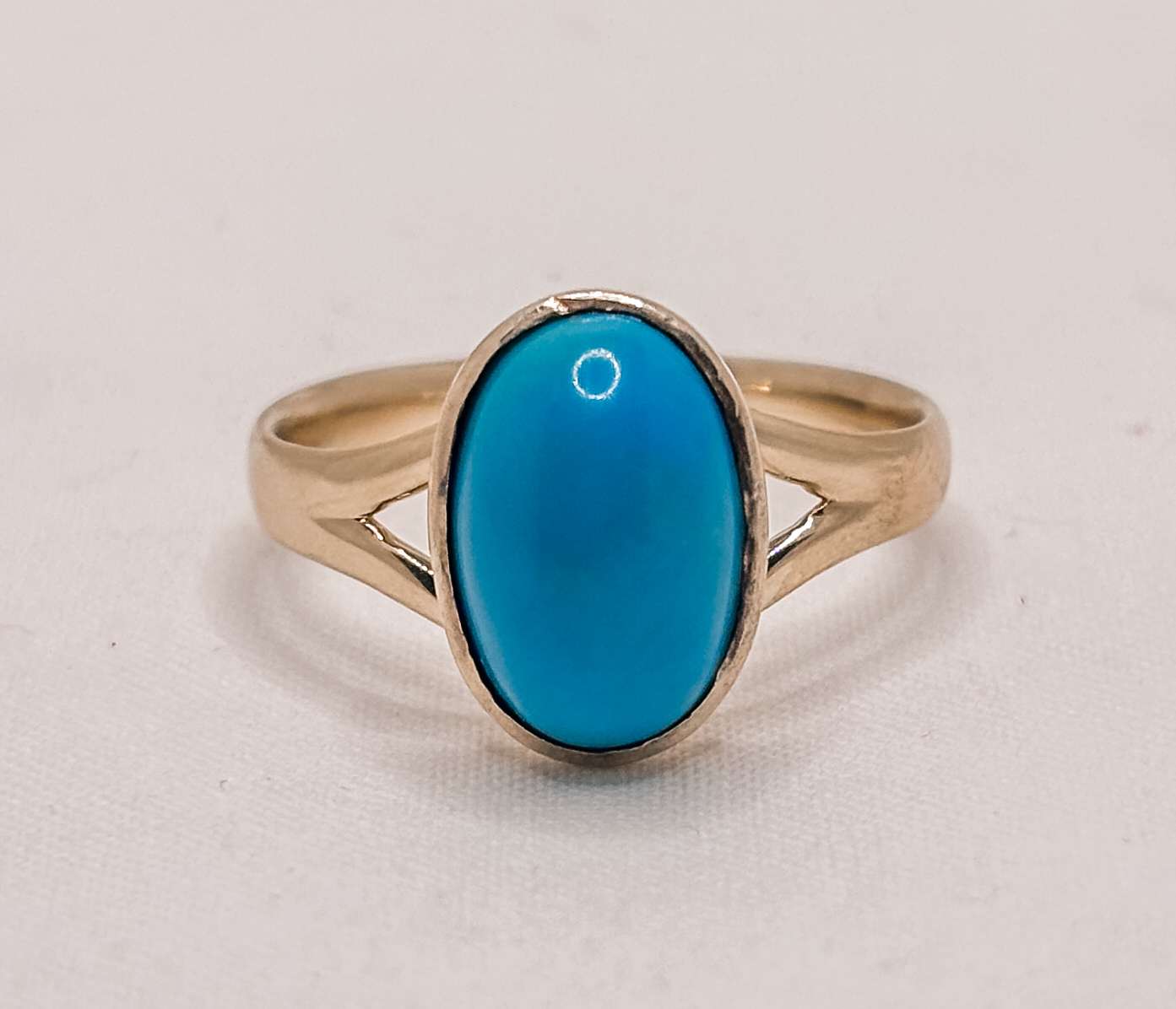 9ct Yellow Gold Turquoise Ring – Classic Oval Cabochon | Size N½