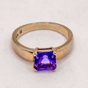Vintage 9ct Yellow Gold Square-Cut Amethyst Ring – Size P½