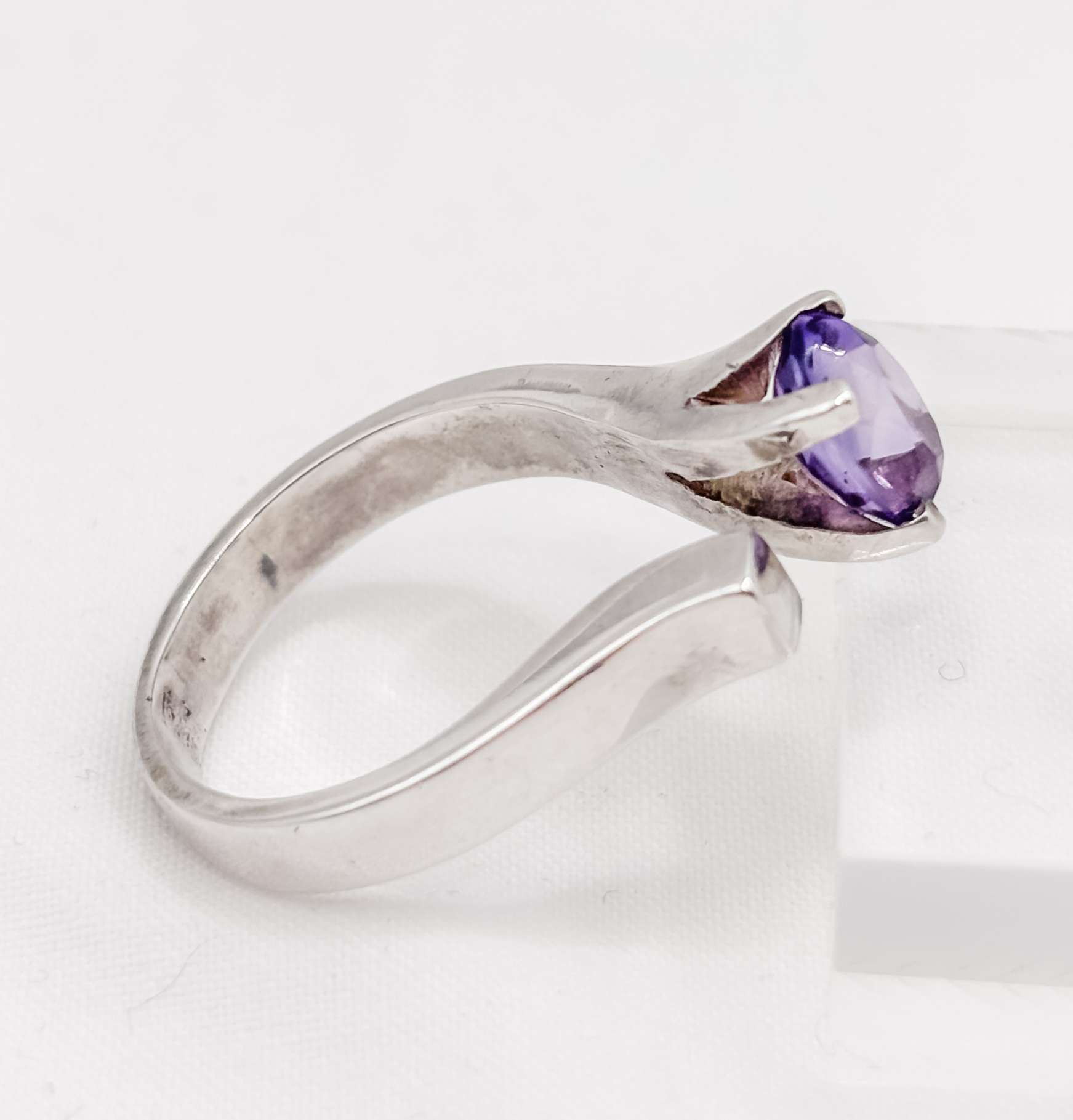 Sterling Silver Oval Amethyst Bypass Ring – Size K½ - Image 4